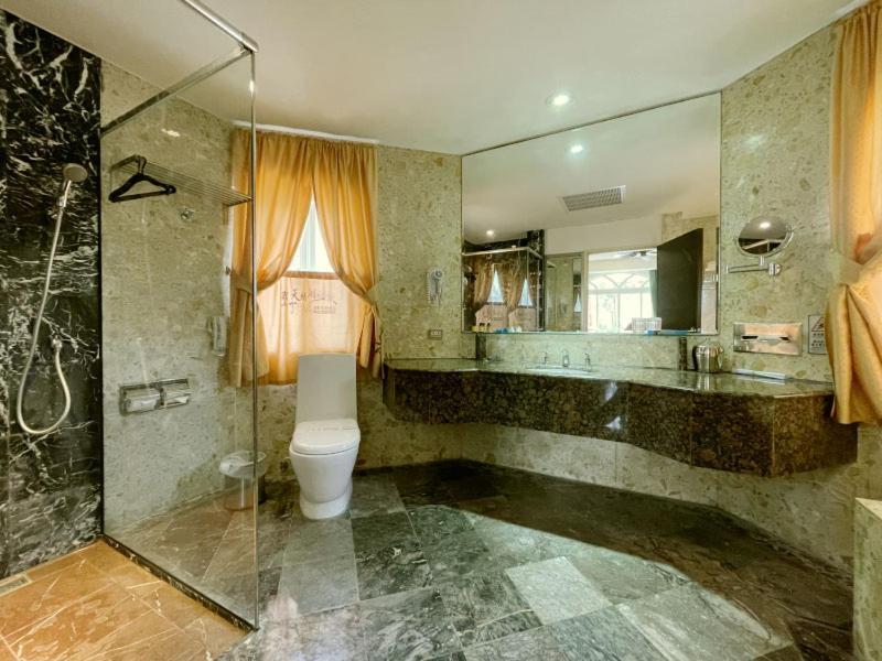 Swan Lake Villa Resort Nanwan Exterior photo